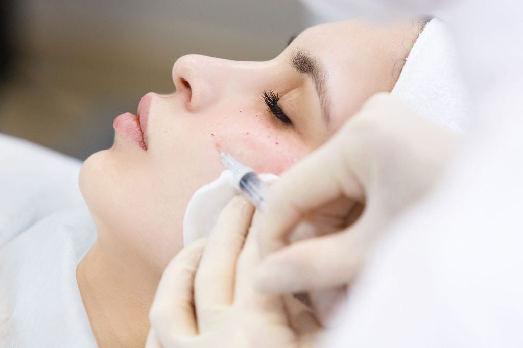 Mésothérapie esthétique du visage par le docteur Sar